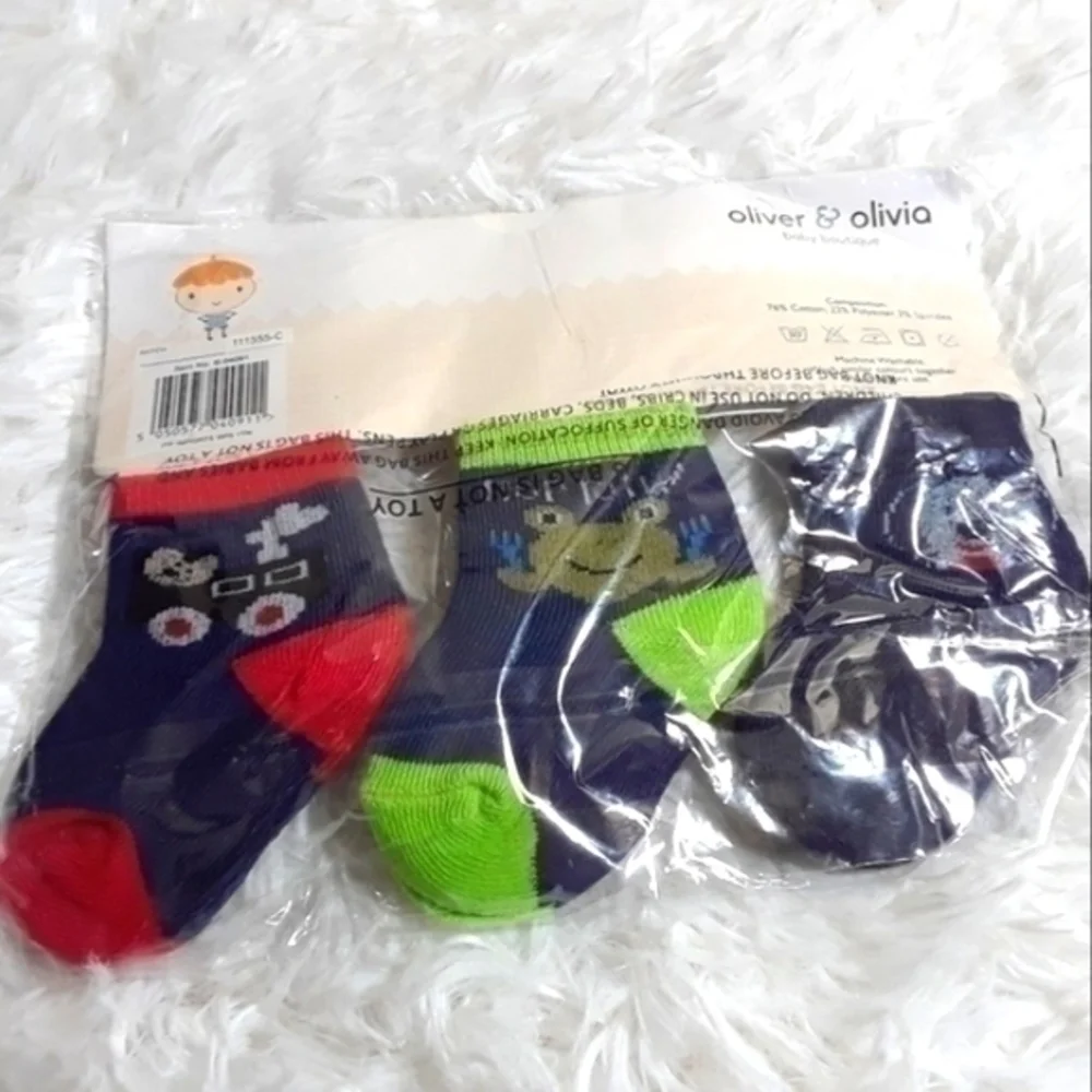 ☄Oliver & Olivia Baby Sock Trio- Size 0-6 Months